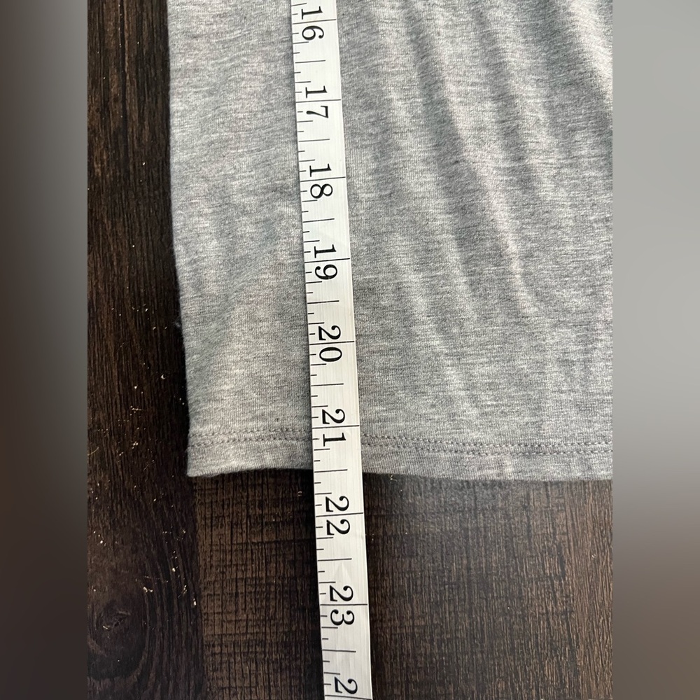 Free People We the Free Top Birds of Paradise Gray Off Shoulder Top Birds NWT L - Picture 6 of 10
